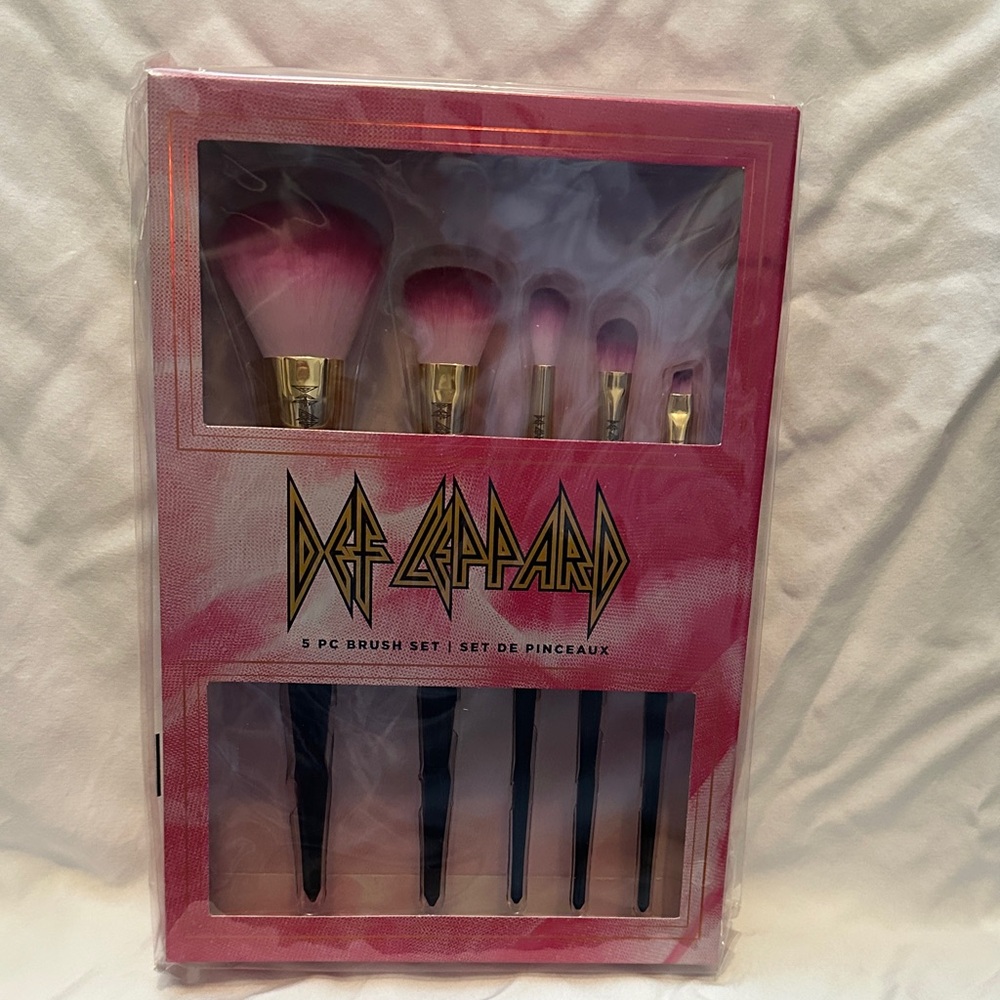 Def Leppard Pink Makeup Brush Set